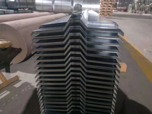 Stansverwerking SGCC DX51D GI dakplaat gegalvaniseerd gegolfd stalen plaat met dikte 0,1-1 mm en Service