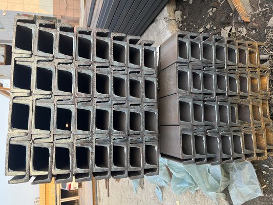 Nieuw geproduceerde warmgewalste H-balken van staal voor industriële verwerking