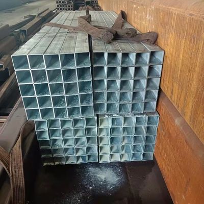 Warmgewalste zwarte vierkantbuis ijzeren rechthoekige buis gelast gegalvaniseerd vierkantstaalbuis voor de productie van golfplaten