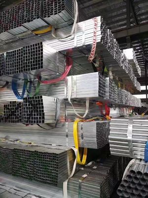 Uitlaat Q235 Warm gedompelde gegalvaniseerde vierkant staalpijp voor meerdere diameters ± 1% tolerantie