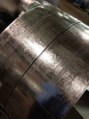 Dikte 0,12-0,2 gegalvaniseerde beklede Gi spoelen dx51d z regelmatige spangle warm gedompelde stalen spoel voor kleine gereedschappen