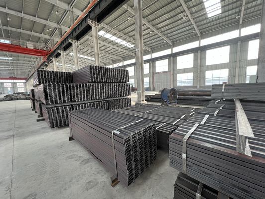400x200x8-16mm Warmgewalste technische staalstructuur Zware I-balken Klasse Q235 voor bruggen en zware machines