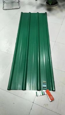 Speciale metalen bouwmaterialen golfmatig gekleurde stalen dakplaat 0,5 mm Dikte ASTM A792 Klasse 1800-2000mm Duurzaam