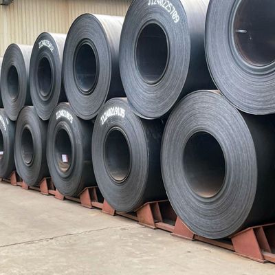 Grote voorraad S235JR ASTM A283 3mm 6mm Q195 Q215 Q235 Q255 Q275 Q355 SS400 Warmgewalste stalen spoel met een breedte van 600-2000 mm