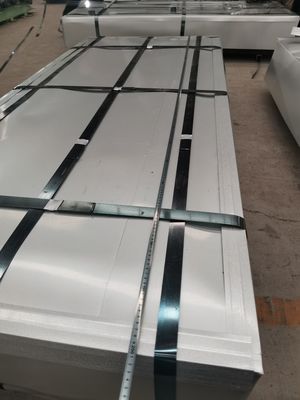AISI Standard ASTM Z61-Z90 Regelmatig Spangle gegalvaniseerd gegolfde plaat 0,1-1mm Dikte met 550MPA opbrengsterkte