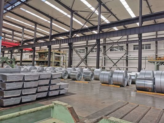 3003 3004 3105 Gelast 1250 mm legeringsstaal spoel Aluminium zink gecoat staal spoel gegalvaniseerd aluminium spoel voor gecoat verwerking