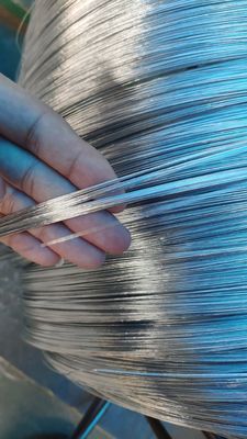 15 g zinkcoating warm gedompeld gegalvaniseerd staaldraad De ideale optie voor bouwmaterialen