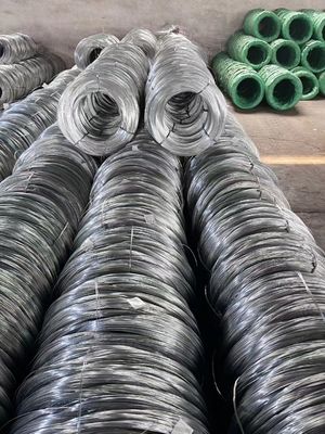 5 g Zinkcoating Warm gegalvaniseerde ijzeren draad voor staalklasse Q195 Q235 JIS DIN AISI BS SAE1006 1008 1017 1020