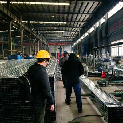 3x3 inch warm gedompelde gegalvaniseerde vierkante stalen buizen 0,5 mm zink coating verbeterde bescherming voor de bouwstructuur