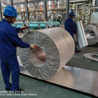 20-275 g/m2 Zinkcoating ASTM Standard Aanpasbare kleur gecoate gegalvaniseerde stalen spoelen voor diverse bouwtoepassingen