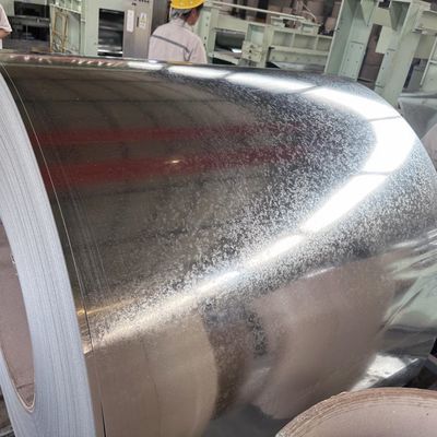 DX51D gegalvaniseerde stalen spoelen 0,12 mm-4,0 mm aangepaste dikte ijzeren plaat in rol/spoel met gegarandeerde en tolerantie